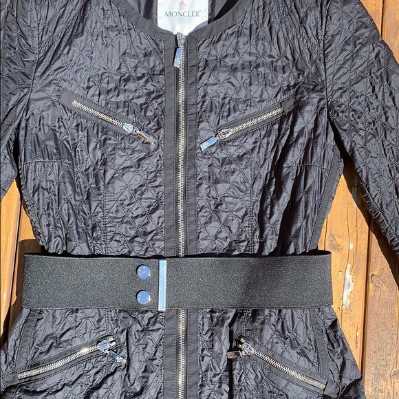 Moncler Yolene quilted jacket with belt & zippers - Picture 3 of 5